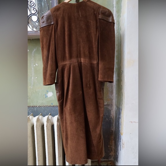 1980s Vintage Rich Brown Suede and Leather Statement Dress with Pockets - Picture 4 of 7